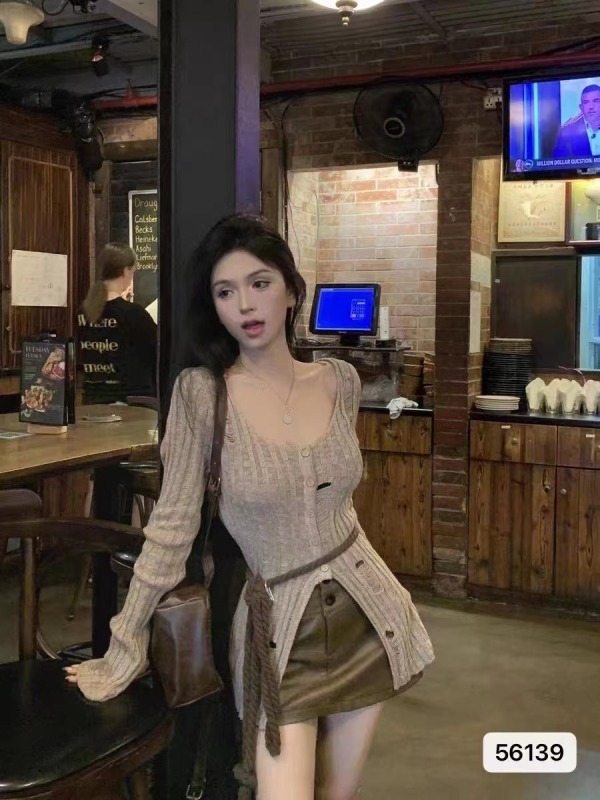 周淼同款美拉德性感辣妹鏤空破洞設計開叉針織開衫上衣女