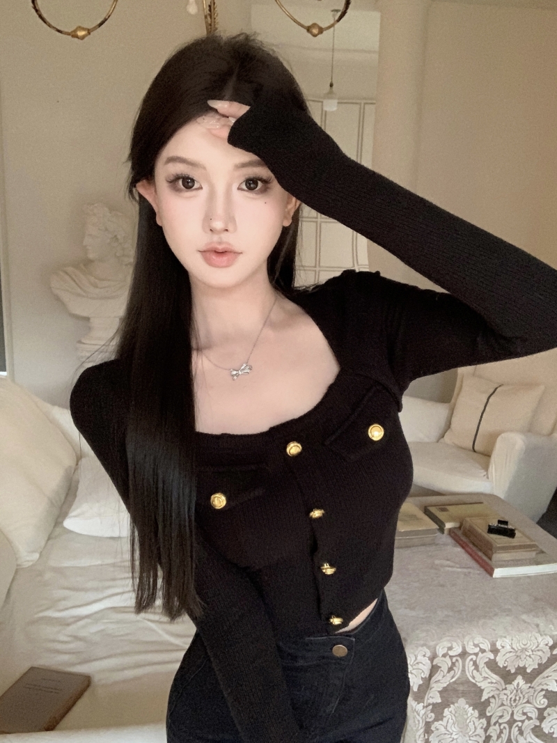Actual shot of black knitted sweater for women in winter with a base layer, tight-fitting, slimming and sexy square-neck top