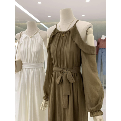 Korean gentle and pure desire halterneck dress 2023 new autumn careful off-shoulder strappy high-waisted slim long-sleeved dress