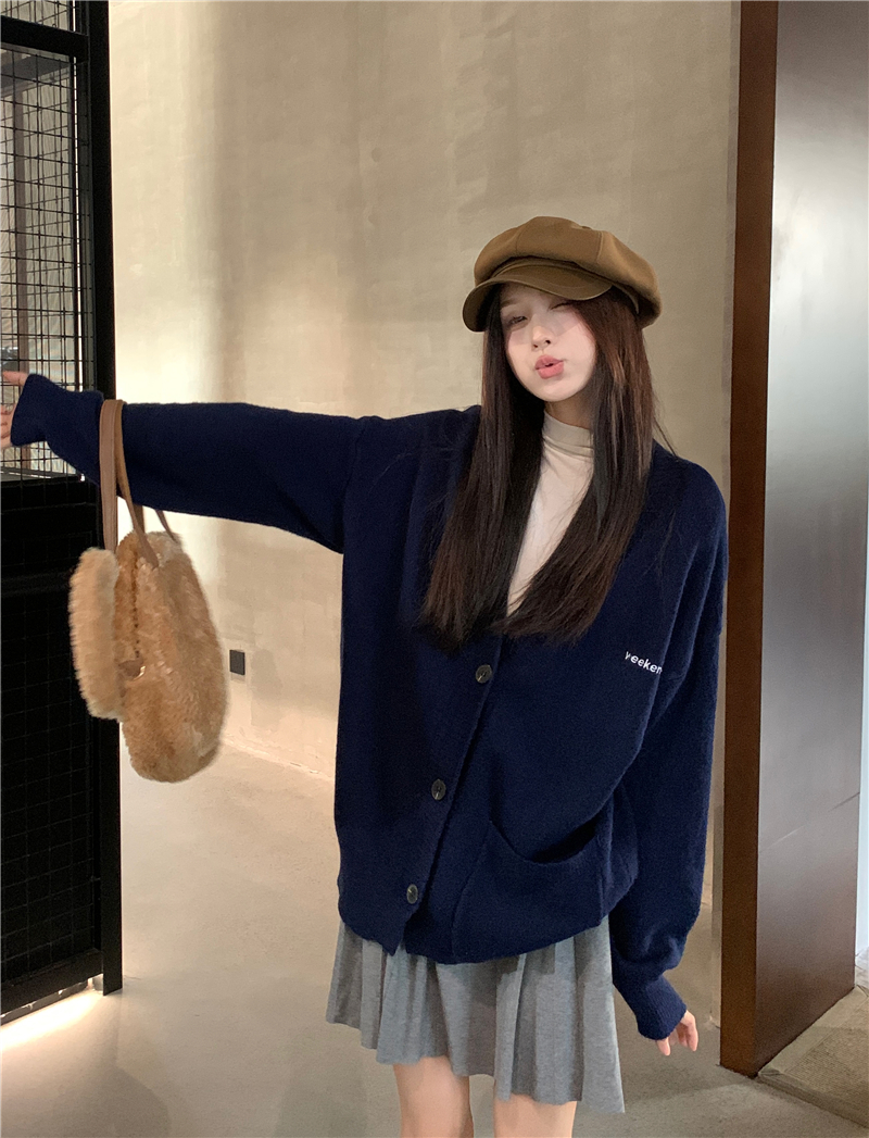 實拍 新款 寬鬆刺繡毛衣外套+半高領磨毛打底+鬆緊針織百褶裙