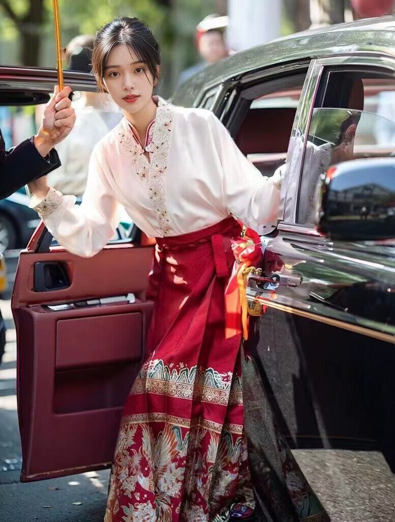 紅色馬面裙套裝2023新款上衣敬酒服漢服訂婚禮裙