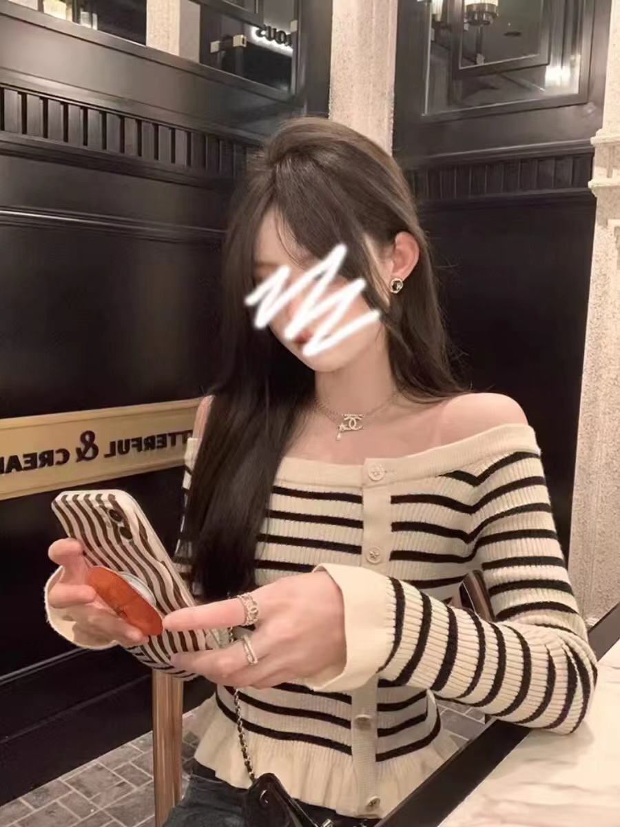 一字領條紋針織衫女2023新款早秋修身設計感內搭上衣ins潮荷葉邊~