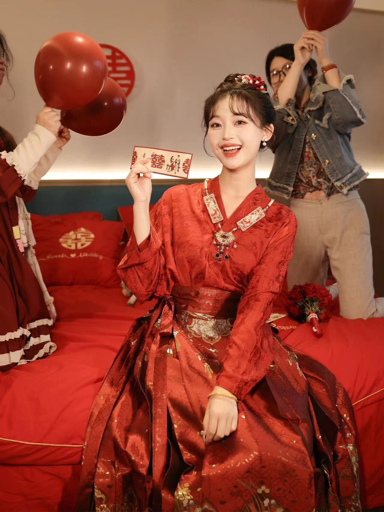 羅袖動香歲歲與共 紅色重工馬面裙漢服女敬酒訂結婚服新中式