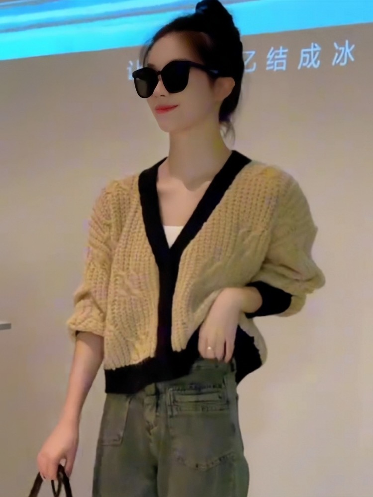 撞色V領毛衣女秋冬2023年新款洋氣減齡長袖針織開衫外套女春秋款