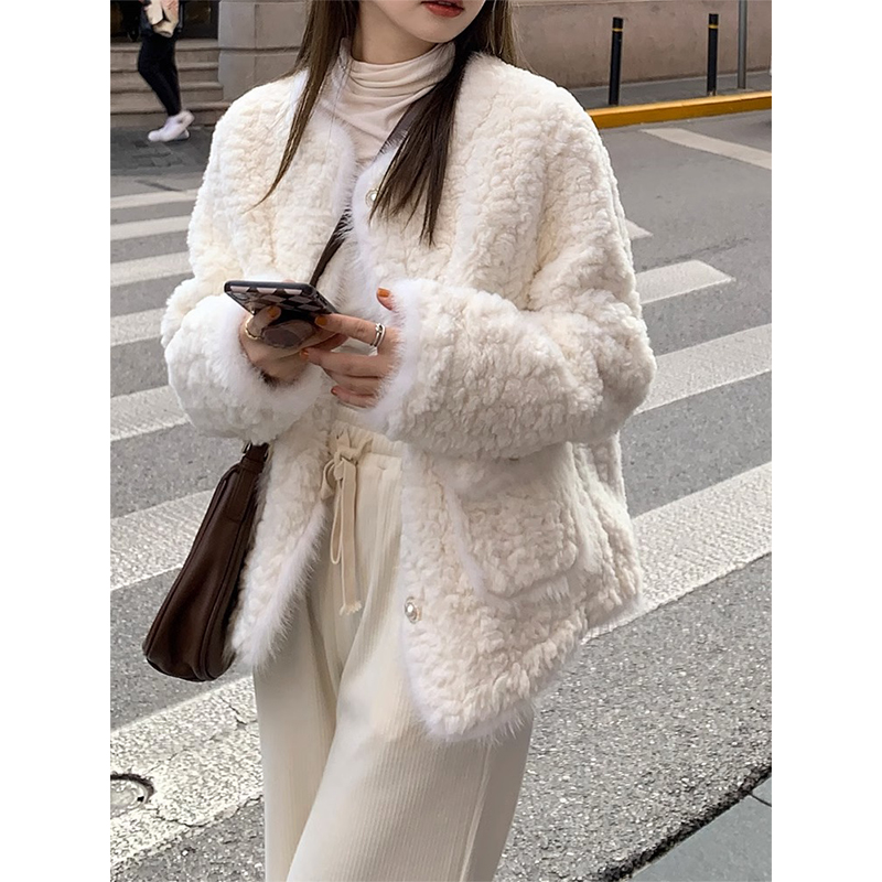 Rabbit fleece quilted lining 900g small fragrant style short coat for women winter loose plush top for women