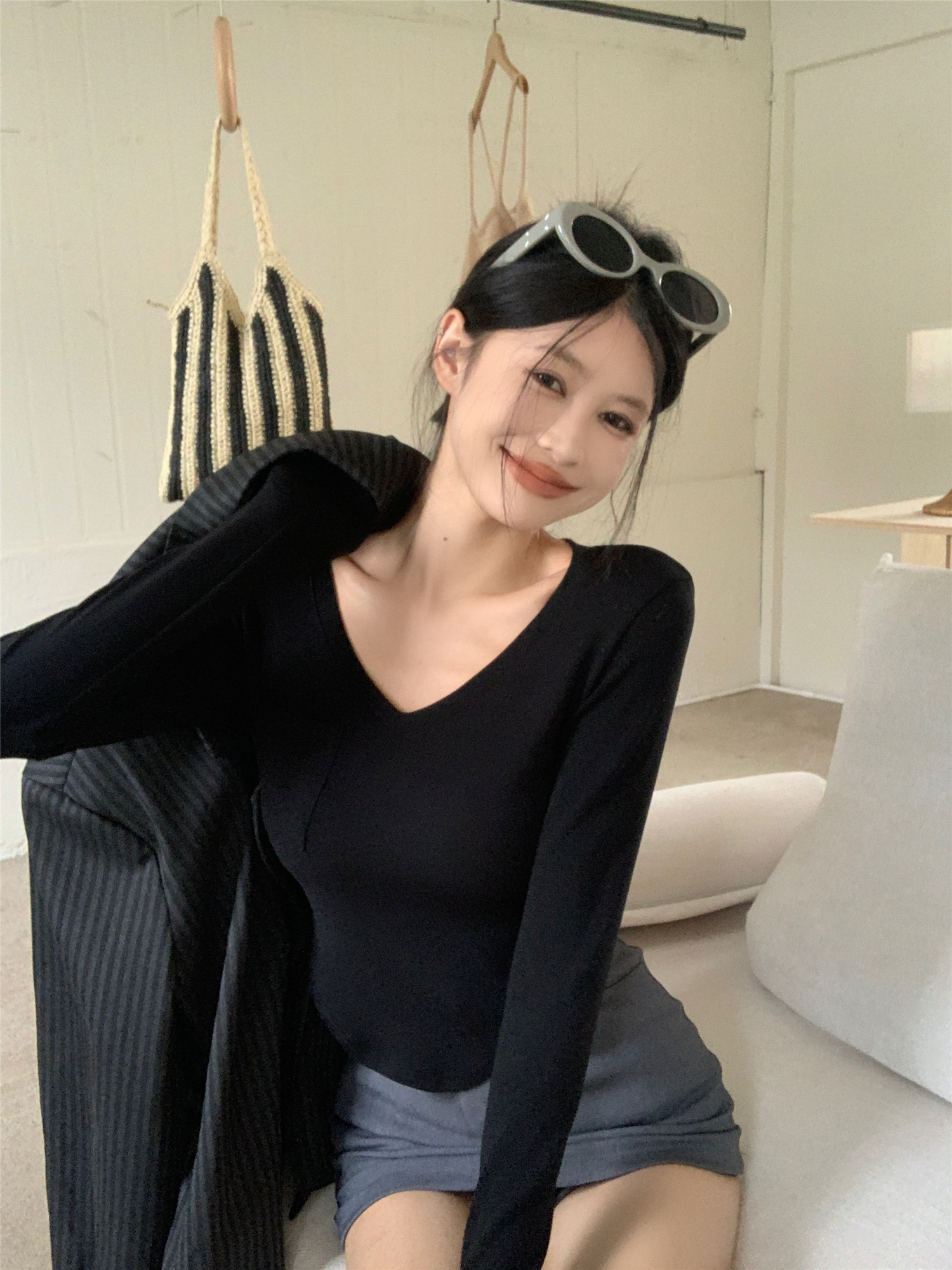 實拍~內搭MVP多囤T! 簡單贏很大韓模感掐腰顯瘦V領長袖T恤