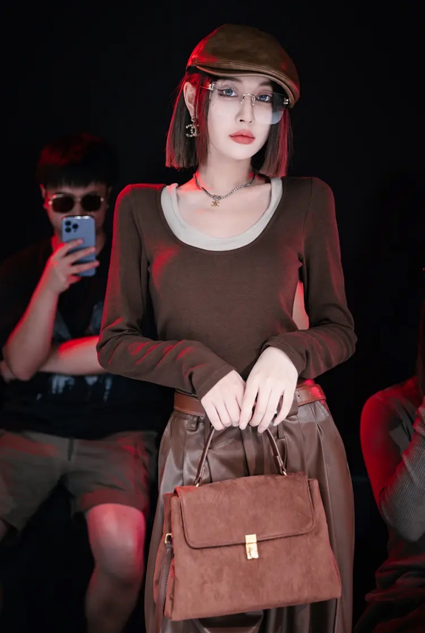 美式假兩件拼接t恤女秋裝2023新款洋氣港味字母韓版加絨打底衫