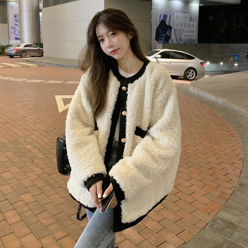 Xiaoxiangfeng jacket women's winter 2023 new lamb wool thickened warm design western style age-reducing chic top