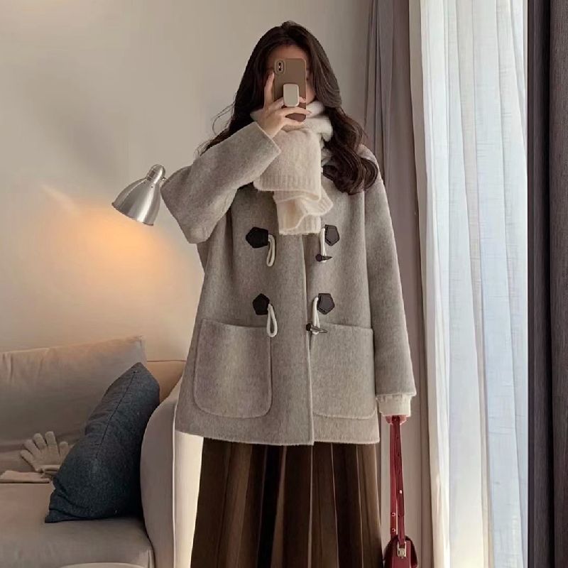 高級感牛角扣連帽毛呢外套女短款2023冬裝搭配顯高小個子呢子大衣