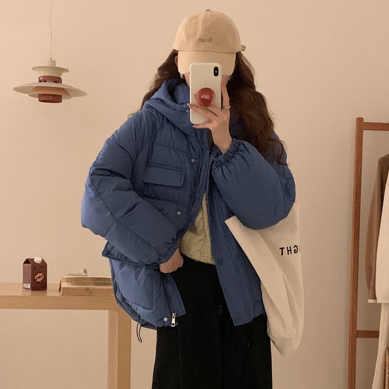 Actual shot of new winter hooded down-padded jacket for women, short, loose, college-style bread coat, thickened cotton-padded jacket