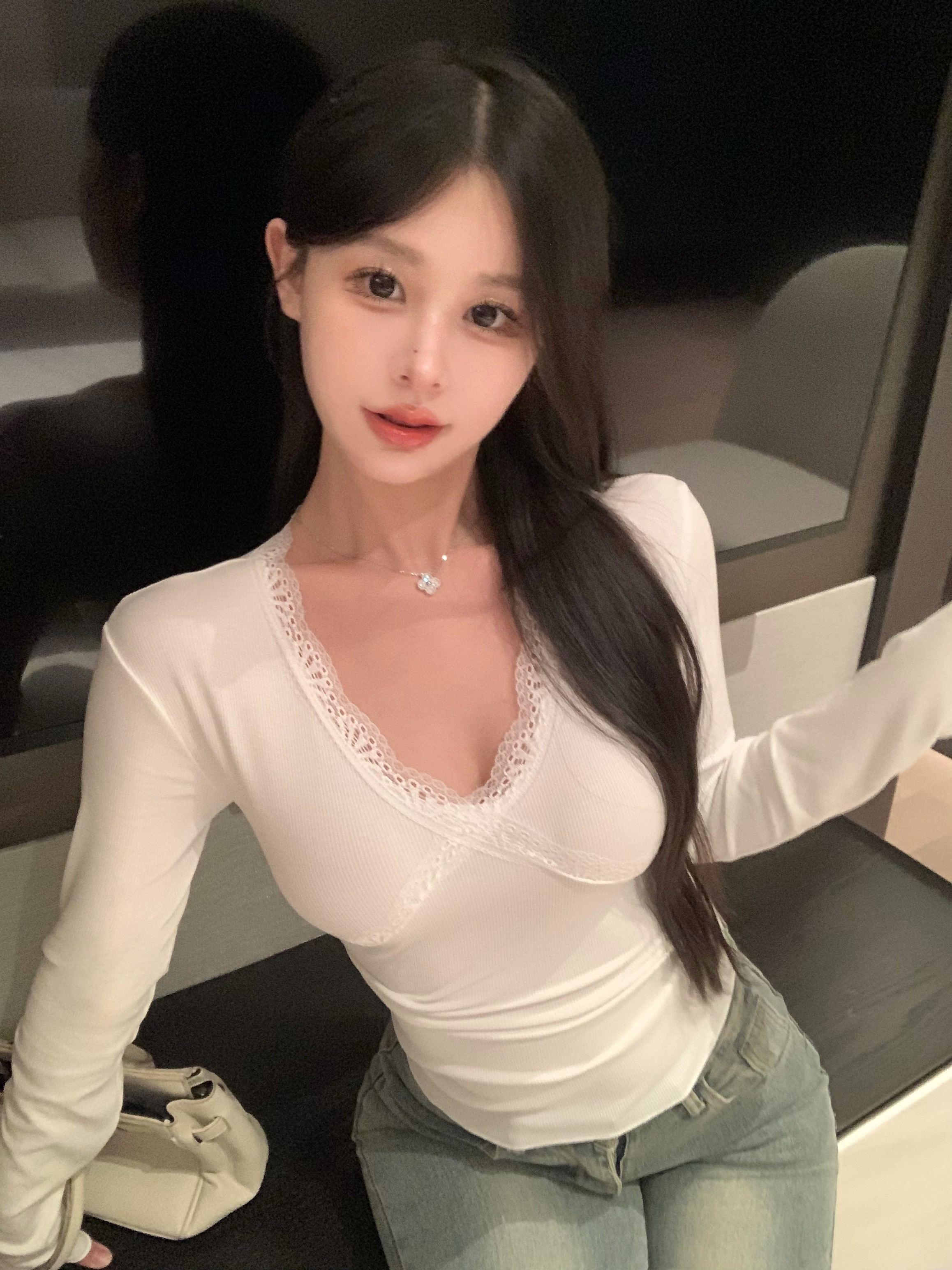 v領長袖T恤女秋季修身收腰內搭打底衫別致蕾絲花邊上衣
