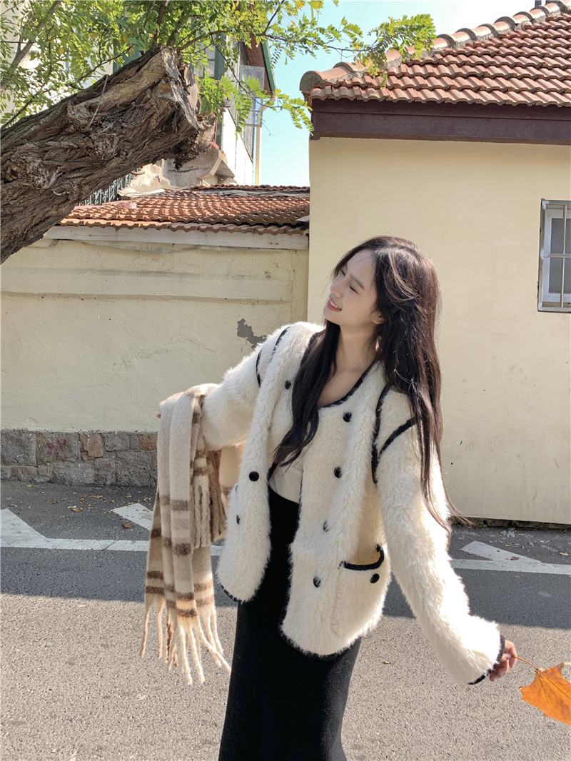 實拍~減齡漂亮名媛風雙排扣設計感皮毛一體仿羊羔毛保暖外套女