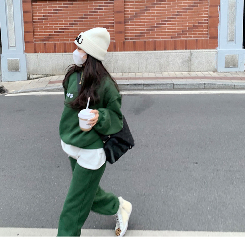  early autumn new high-end women's green sweatshirt goddess style top salty or sweet pants suit