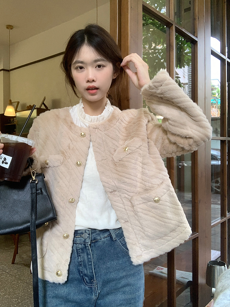 實拍 秋冬韓版皮毛一體毛絨上衣外套+內搭木耳邊T恤襯衫