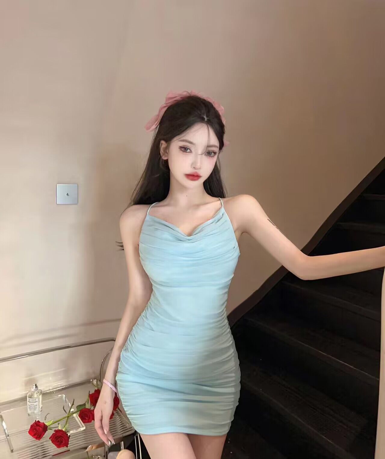 實拍V領女裝小個子夜場上班足浴工作服修身褶皺吊帶連衣裙