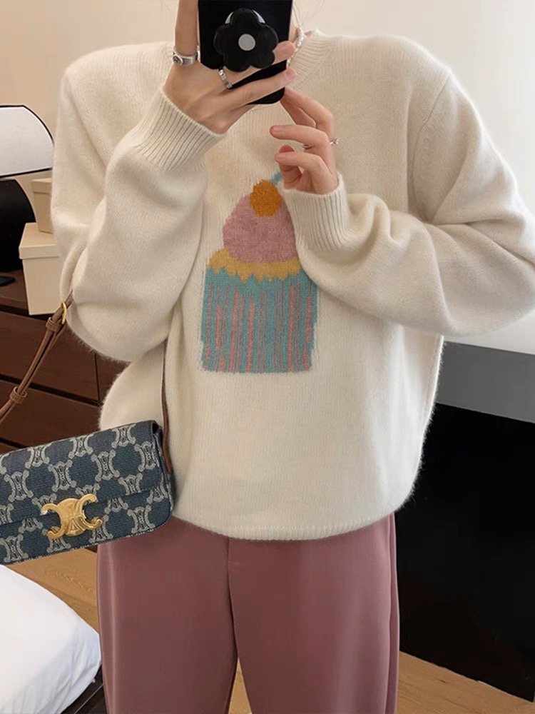 白色蛋糕圓領套頭浣熊絨毛衣女秋冬冬季加厚外穿打底針織衫小個子