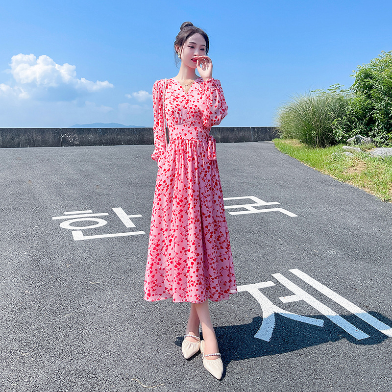 新款性感長袖碎花旅遊秋冬季純欲戰袍V領少婦韓版開叉連衣裙