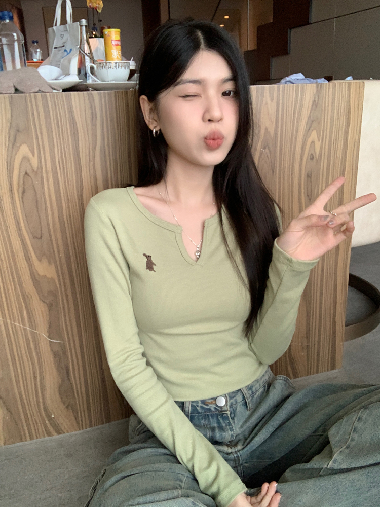 Sweet style rabbit embroidered long-sleeved bottoming shirt T-shirt women's 2023 autumn slim fit short top