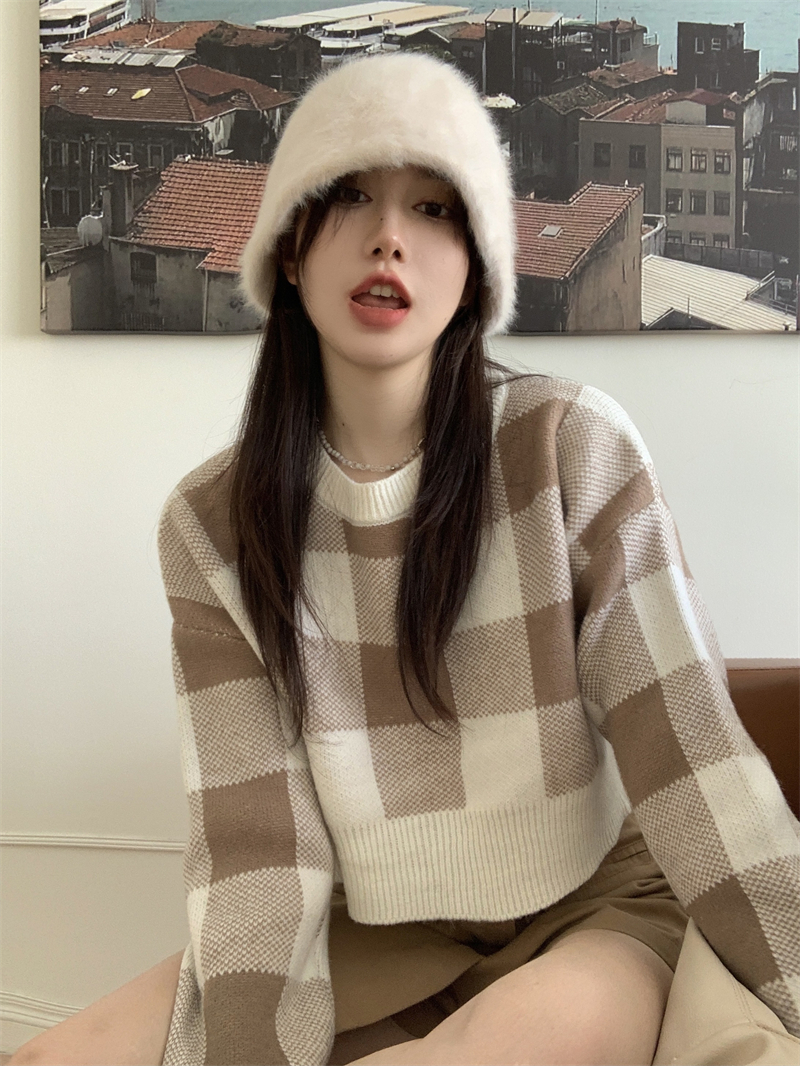 實拍~秋冬新撞色格子短款顯瘦百搭圓領長袖套頭針織衫女