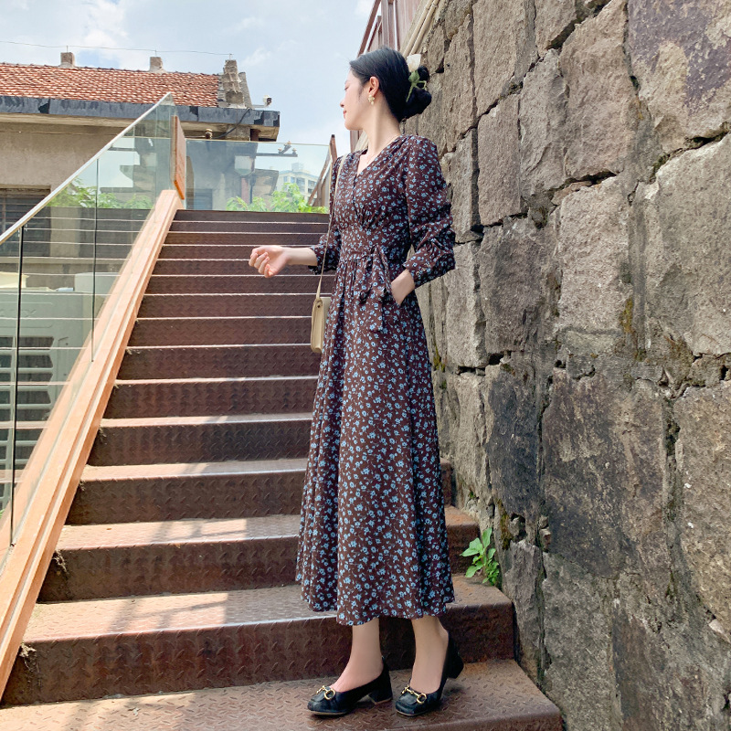 旅遊戰袍***婦韓版碎花純欲V領長袖開叉新款連衣裙秋季長裙
