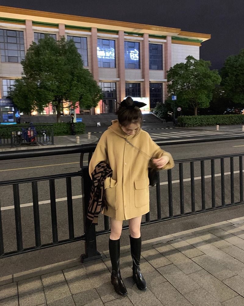 Oatmeal color trendy fashion Hepburn style handmade hooded 2023 coat cloak slim coat woolen coat women's clothing
