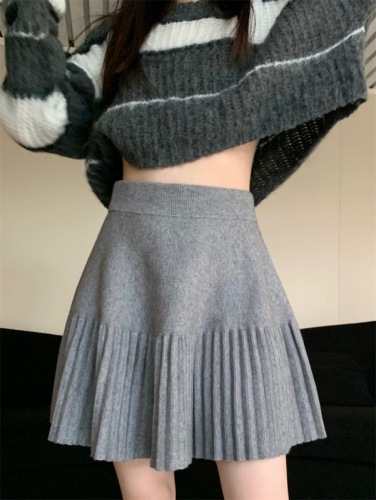 Pleated knitted skirt, super stylish autumn and winter high-waisted knitted skirt, versatile A-line skirt, short skirt