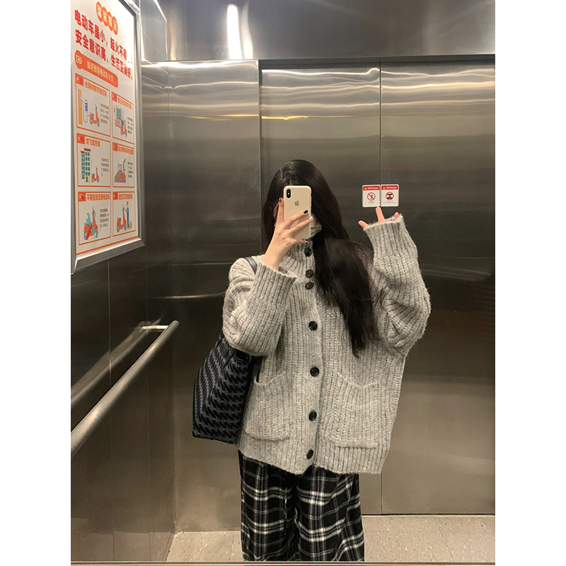 灰色高領毛衣外套女秋冬2023新款設計感寬鬆顯瘦針織開衫長袖上衣