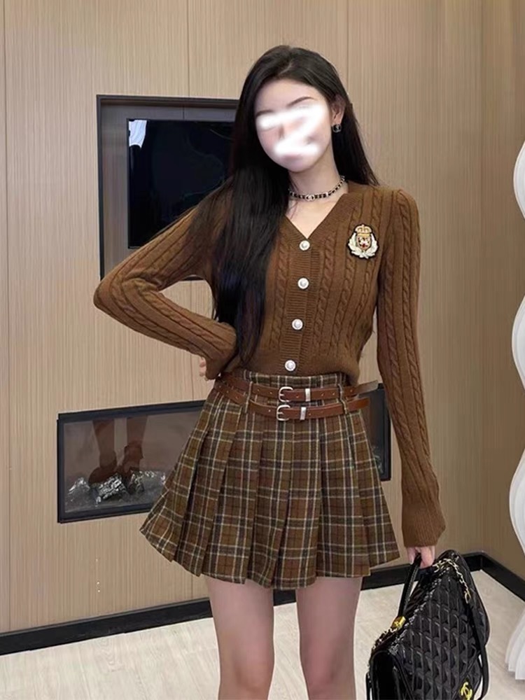時尚芭莎秋冬減齡學院風刺繡V領單排扣長袖女針織衫毛衣保暖