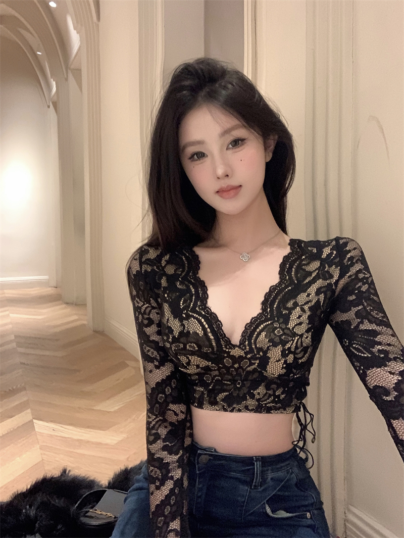 實拍~性感蕾絲鏤空花邊V領長袖上衣系帶T恤短款緊身辣妹打底