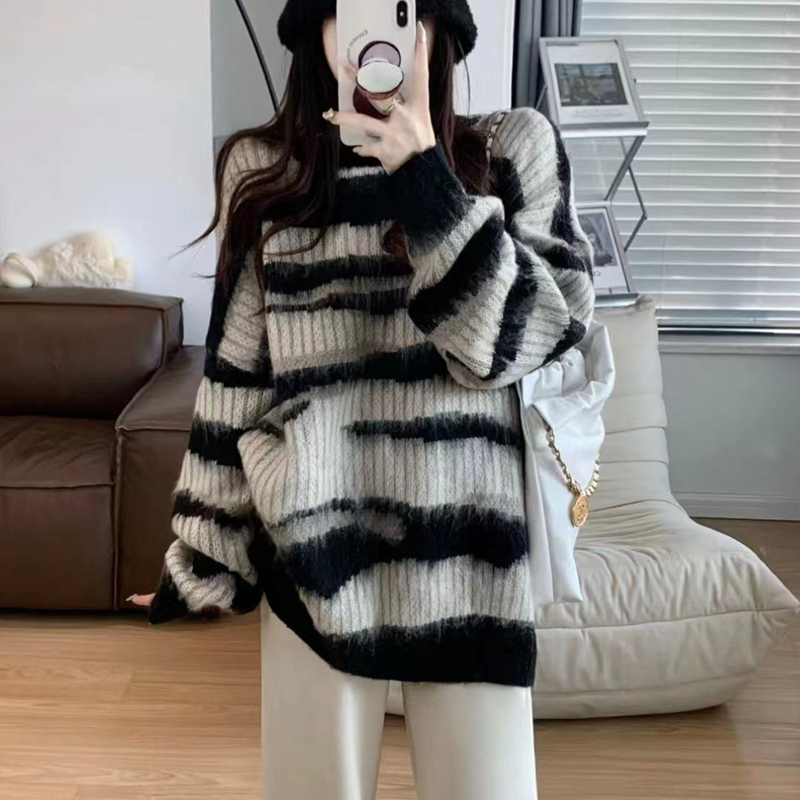 Lazy style soft and waxy contrast striped sweater autumn and winter women's 2023 loose and slim design niche knitted top