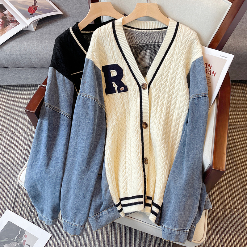 Real shot of plus size women's clothing 2023 new autumn style loose slimming lazy style design denim splicing sweater top