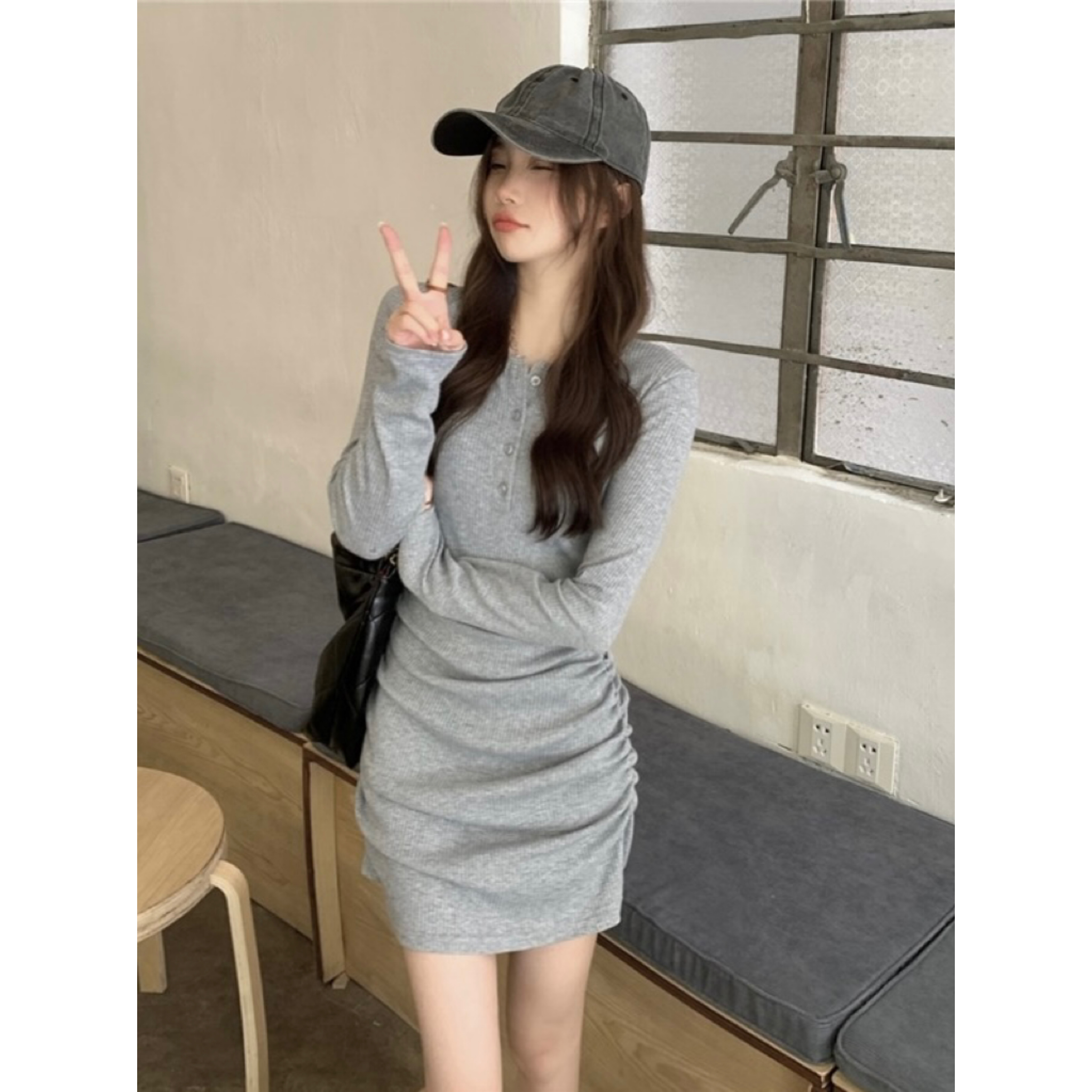 Real shot!  Sweet and spicy slim-fitting long-sleeved dress for women with design pleated temperament bottoming skirt that covers the hips