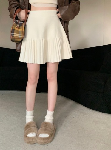 Pleated knitted skirt, super stylish autumn and winter high-waisted knitted skirt, versatile A-line skirt, short skirt