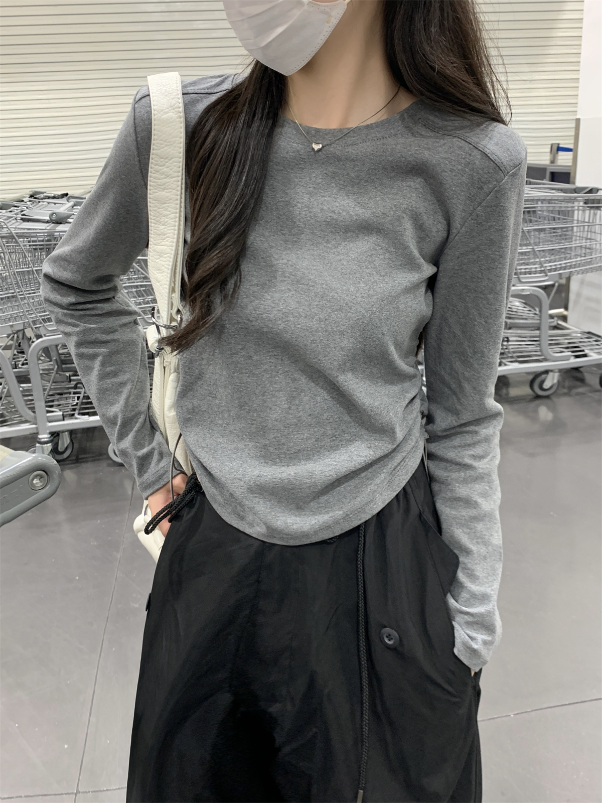Actual shot of autumn and winter Korean style versatile round neck solid color pleated front shoulder design pure cotton inner T-shirt women's top