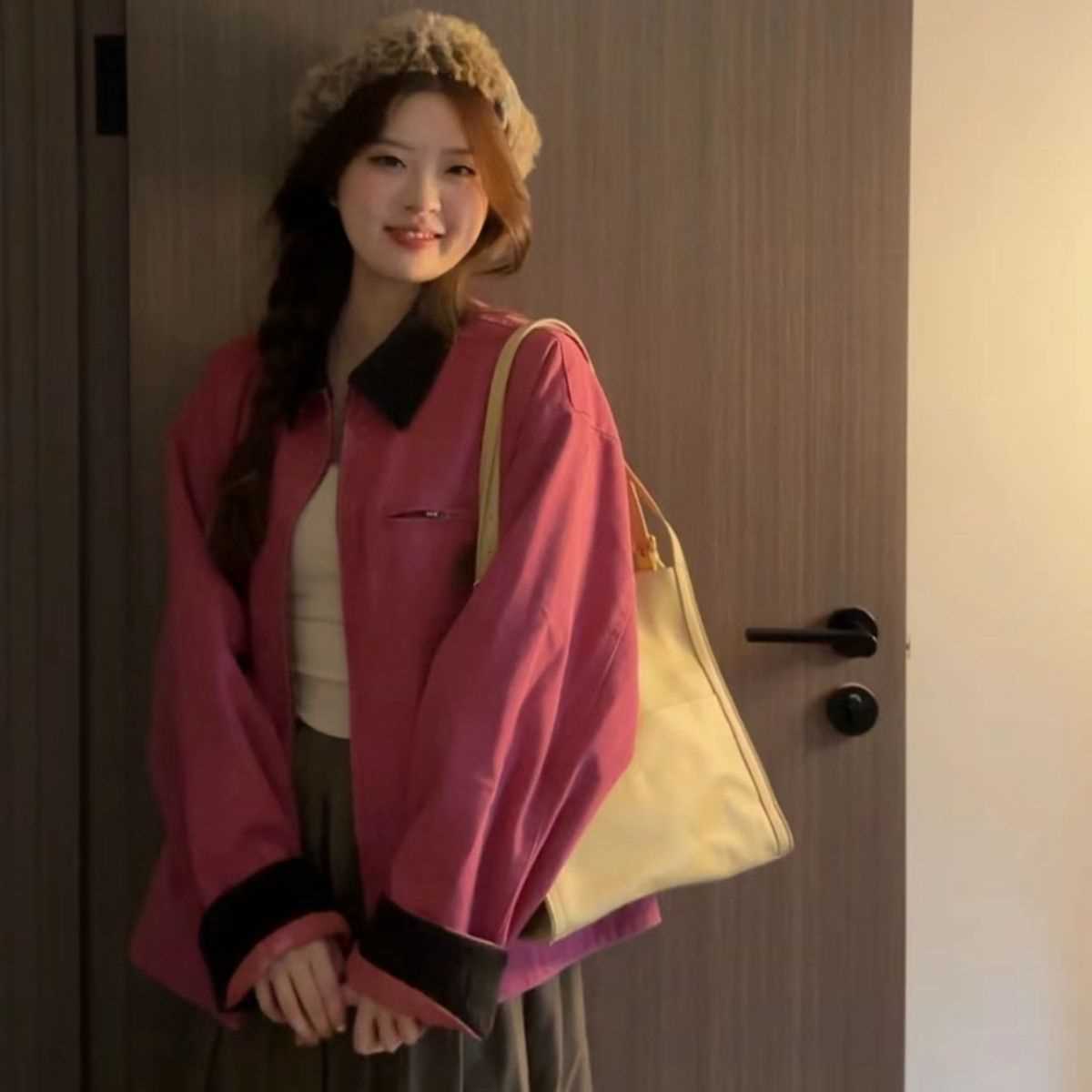 玫紅色拼接工裝外套女秋季撞色翻領設計休閒百搭夾克