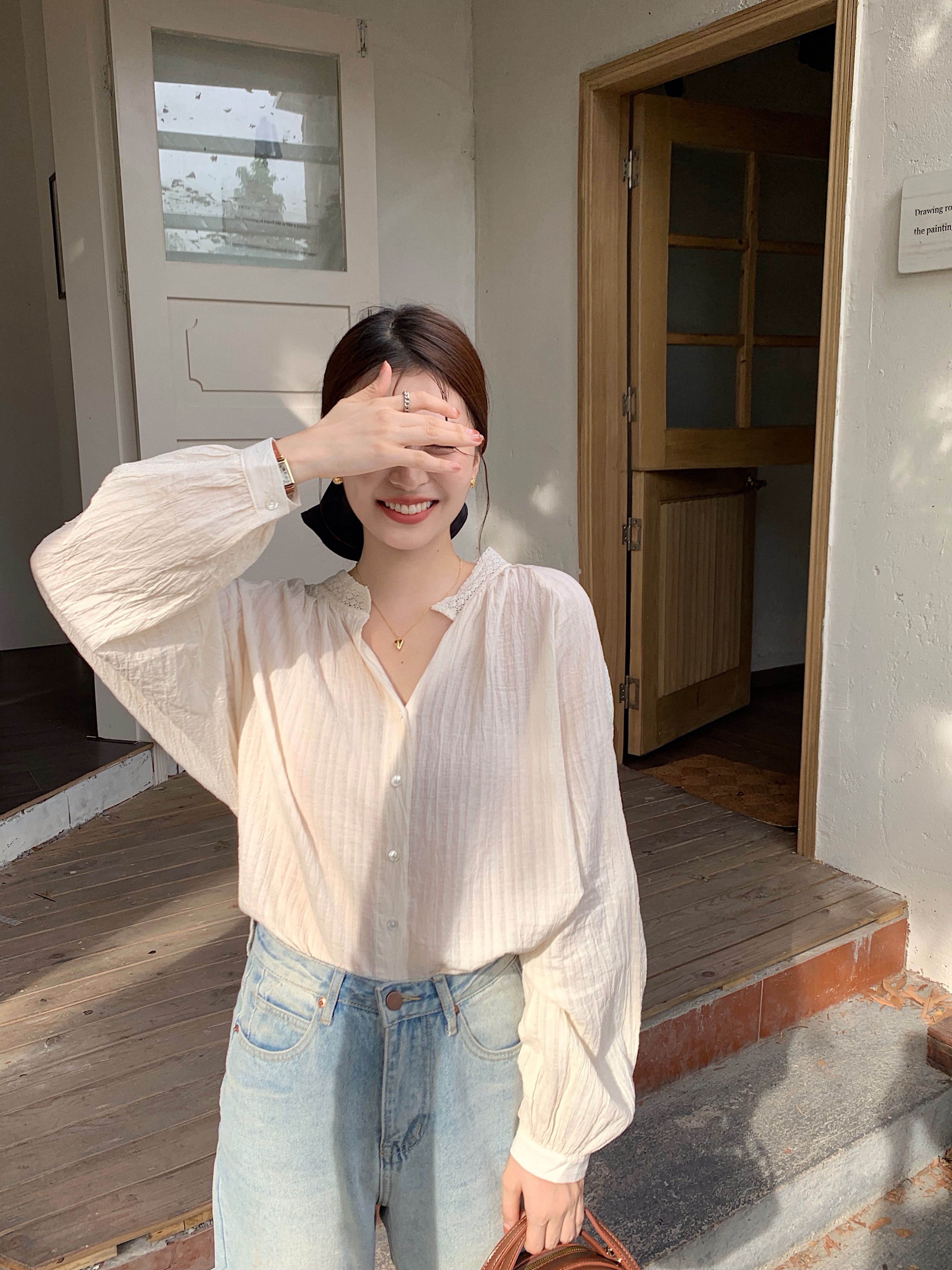 實拍 韓里韓氣定製奶杏色蕾絲花邊拼接百搭襯衫