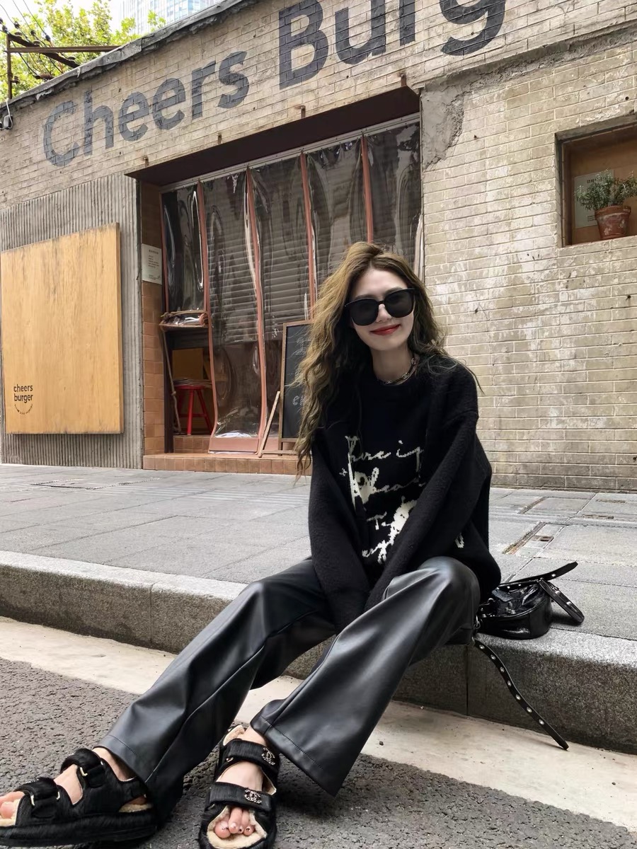小君君布蘭妮新小煤球大人 獨家塗鴉版套頭毛衣