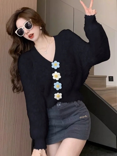 Tmall quality small fragrance jacket women's autumn and winter temperament slim top fashionable foreign style knitted outer cardigan