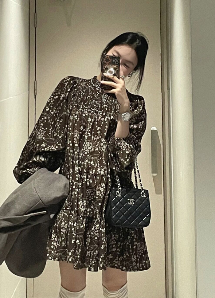 實拍美拉德咖色法式碎花小高領泡泡袖蛋糕裙寬鬆連衣裙2色