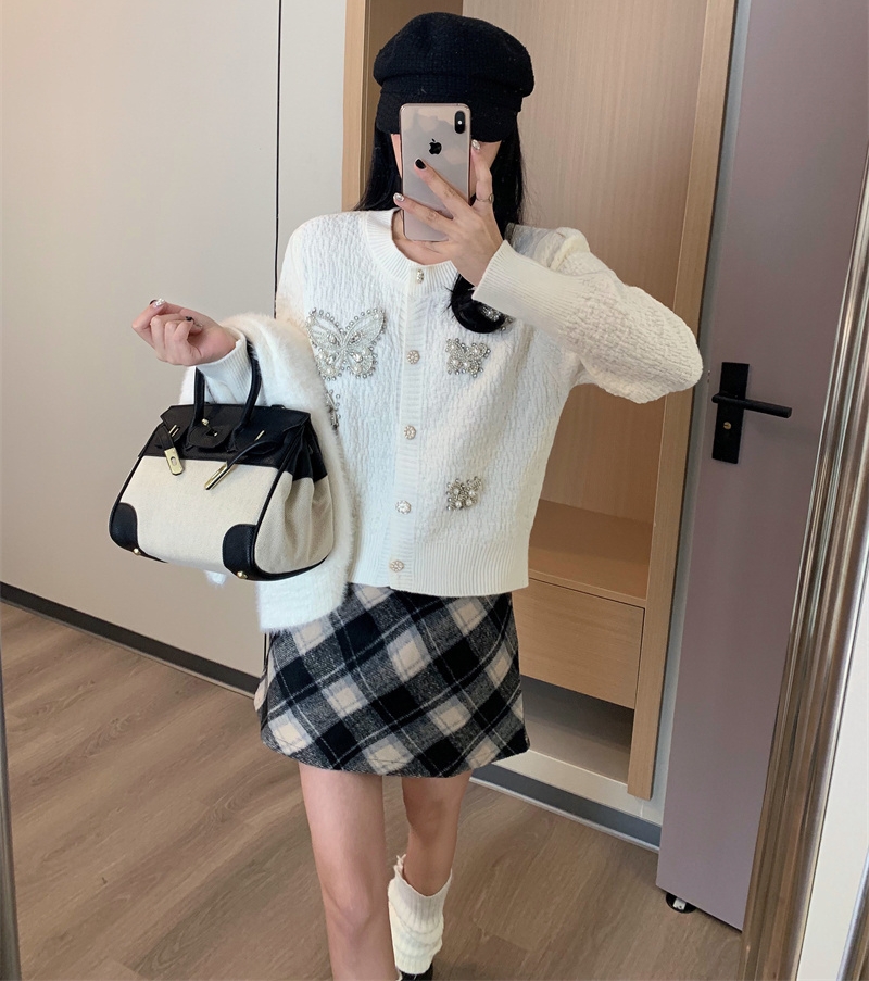 2023實拍韓國東大門GLYP秋冬新款針織衫網紅學院風釘珠蝴蝶毛衣女