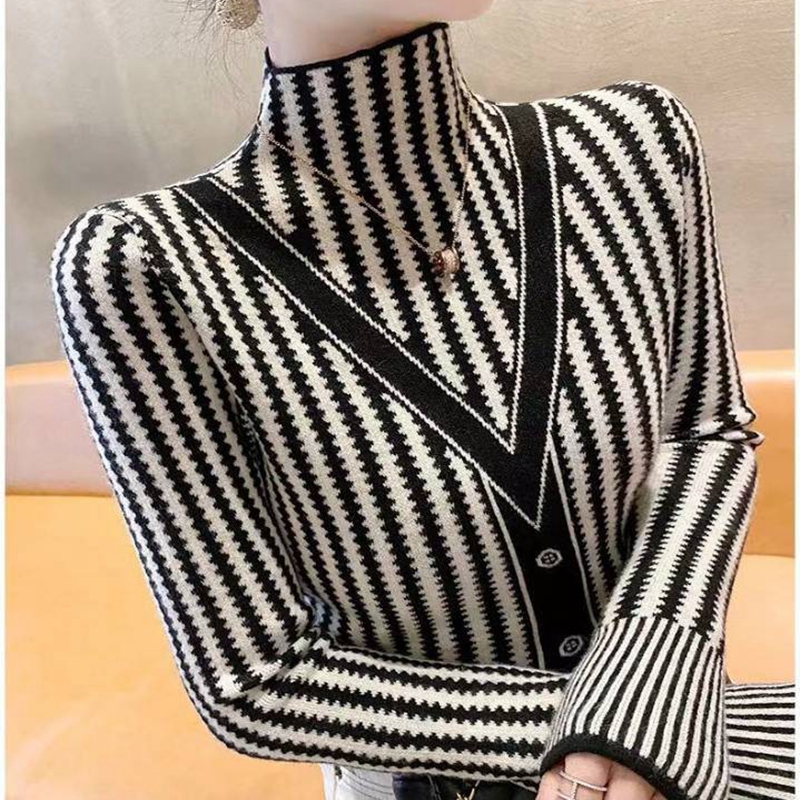 2023年春裝新款半高領打底衫時髦時尚洋氣綠色毛衣針織衫女士內搭