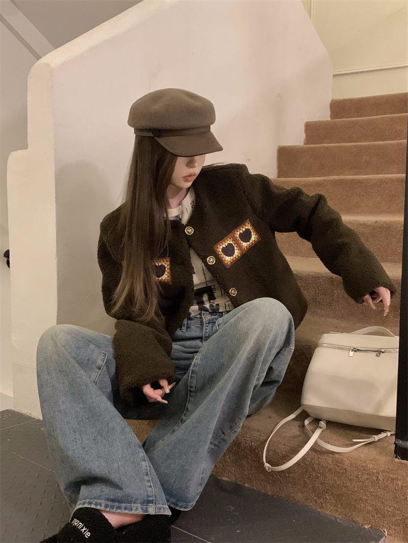實拍：復古愛心刺繡正肩顯瘦毛毛外套女咖啡色外穿棉服外套