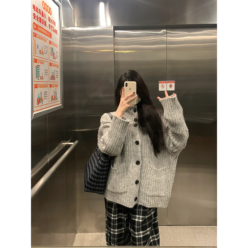 灰色高領毛衣外套女秋冬2023新款設計感寬鬆顯瘦針織開衫長袖上衣