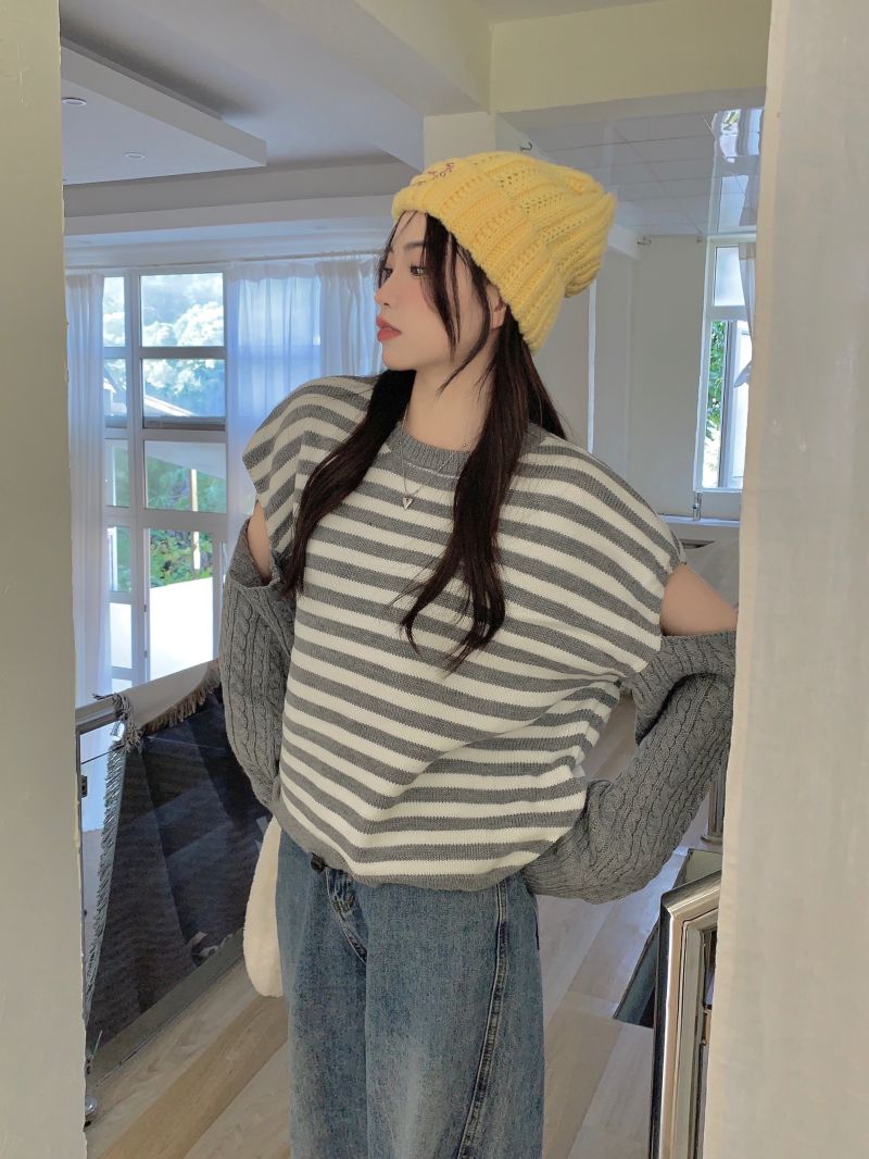 實拍三標齊小眾設計麻花拼色袖口割破圓領毛衣女