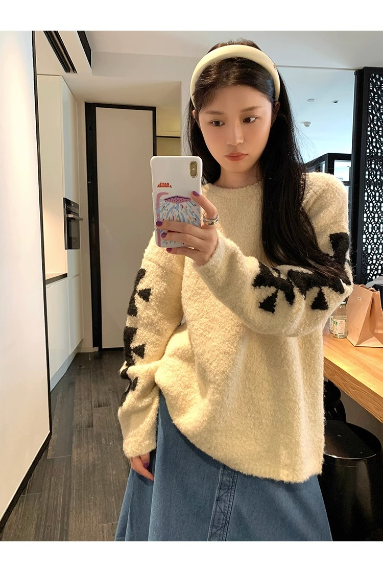 慵懶風十字花毛絨針織衫女秋季2023寬鬆休閒洋氣圓領軟糯套頭毛衣