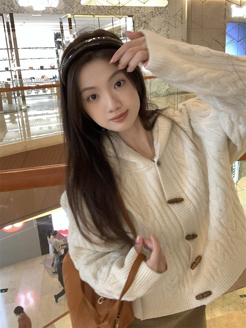 實拍~ 韓系奶fufu軟糯慵懶麻花牛角扣長袖連帽毛衣開衫
