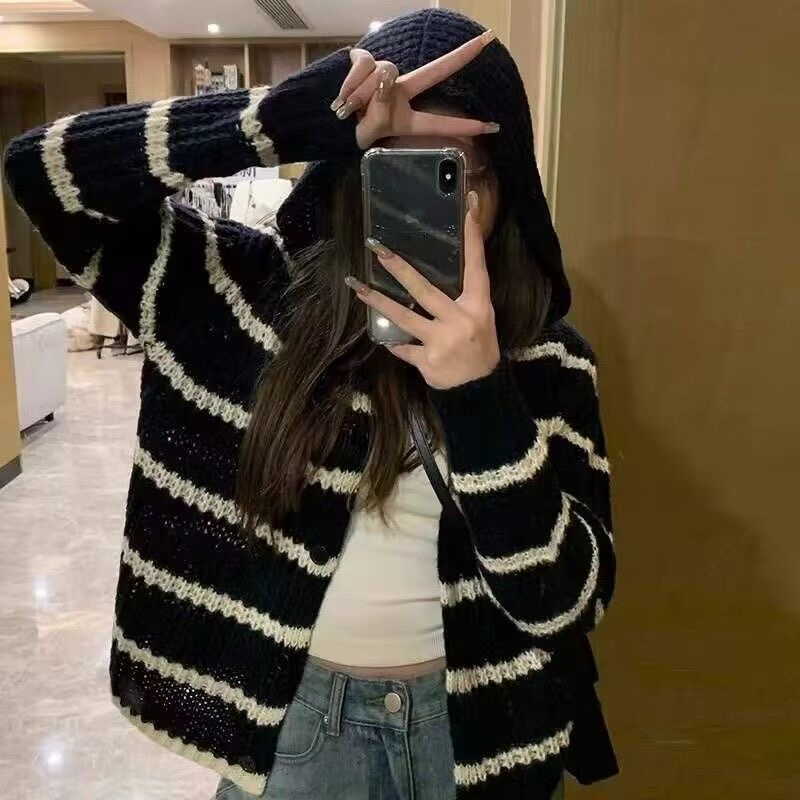 2023款黑白條紋連帽針織毛衣女新款春秋時尚設計感百搭開衫上衣潮