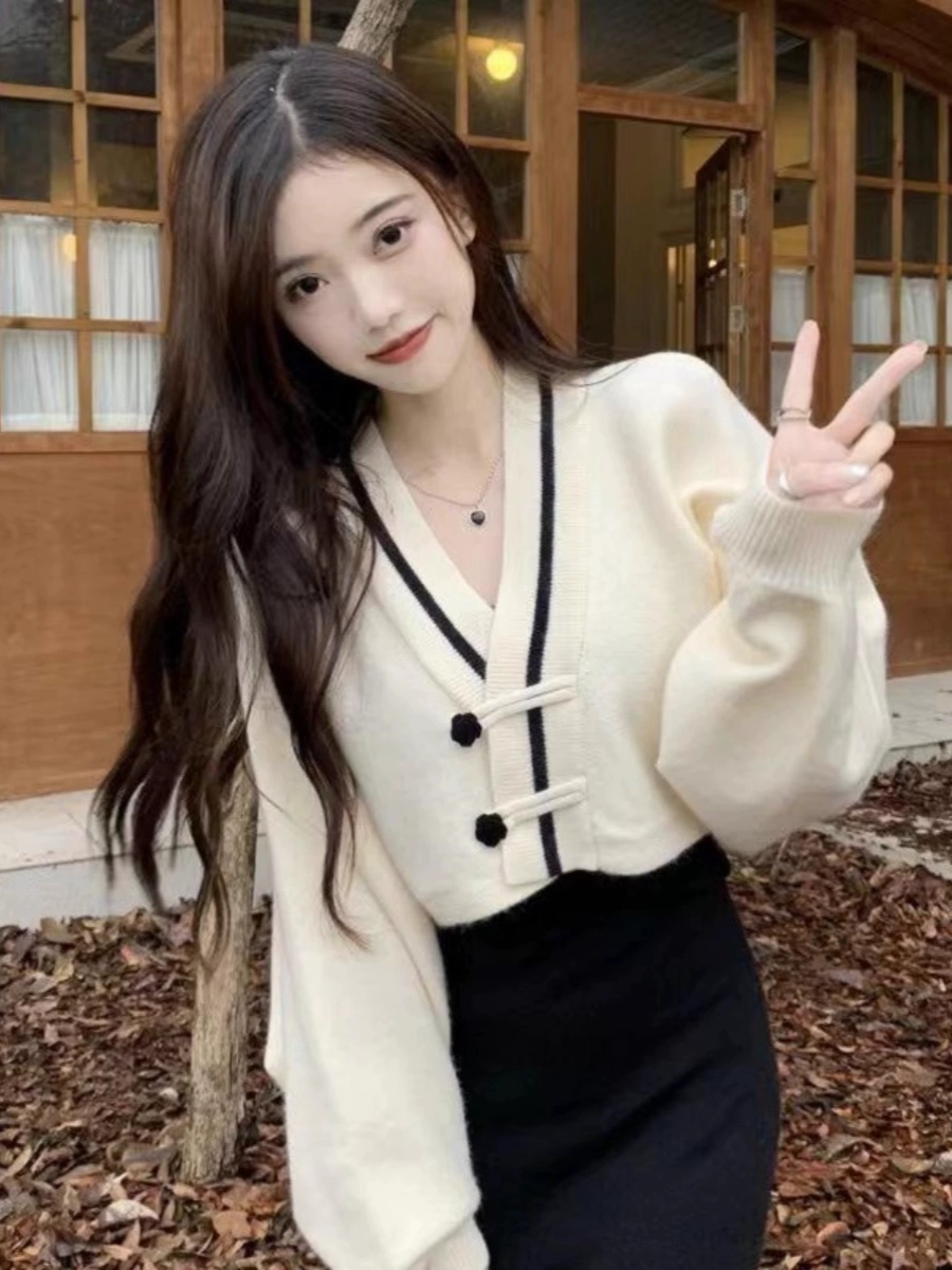 新中式國風盤扣撞色v領毛衣外套女秋冬復古寬鬆短款針織開衫上衣