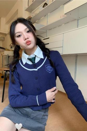 Actual shot of contrasting color college style slimming knitted cardigan