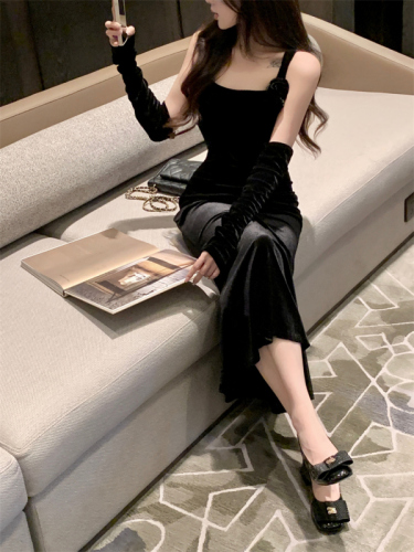 Actual shot~French velvet high-end fishtail dress for women in autumn and winter new style black temperament sleeve long dress